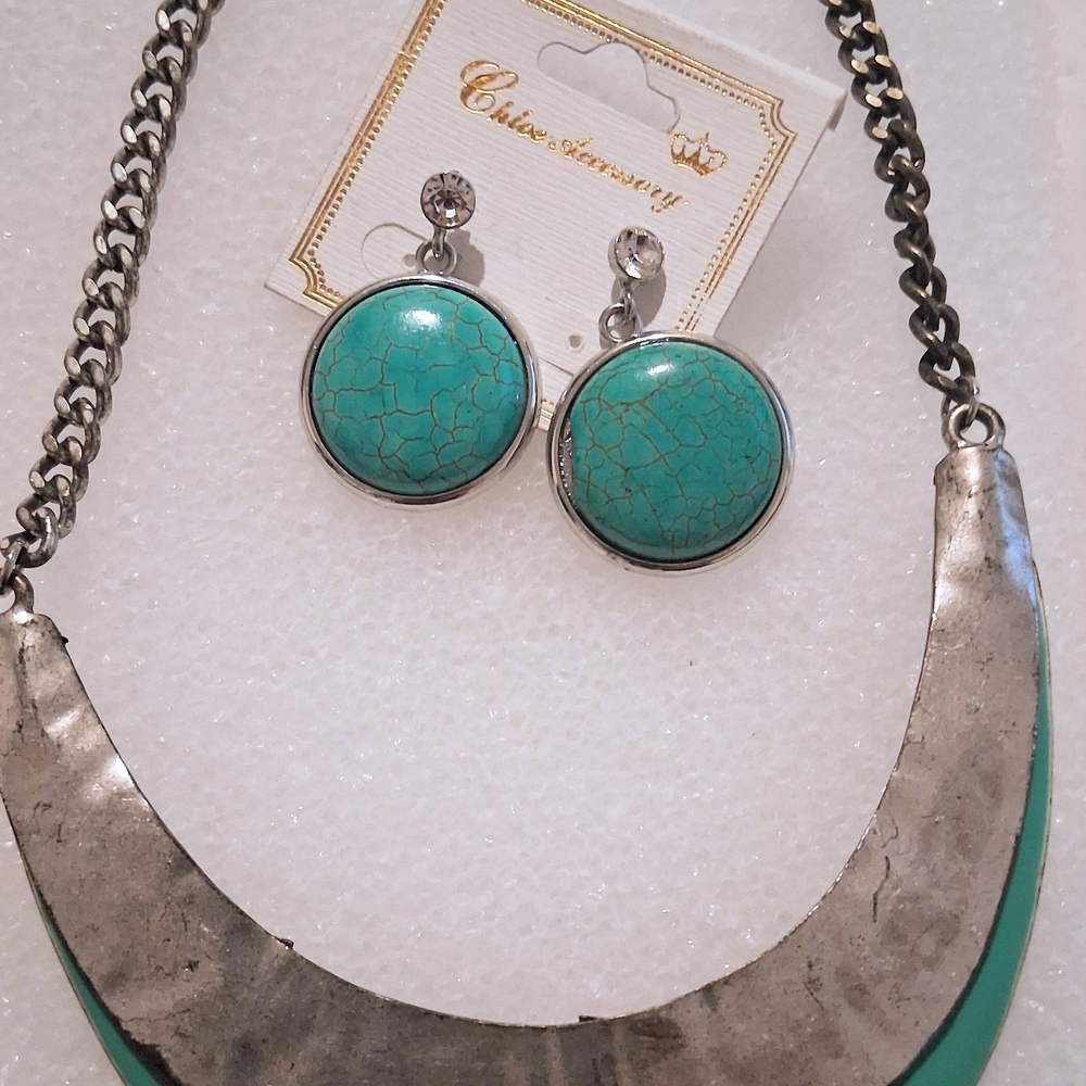 Turquoise Stone Necklace & Earrings Set